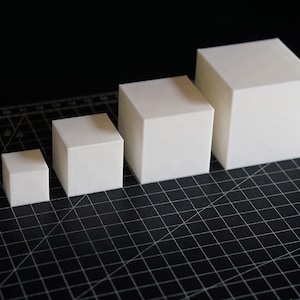 Blank White Plastic Cubes / D6 / 1 - 8 cm
