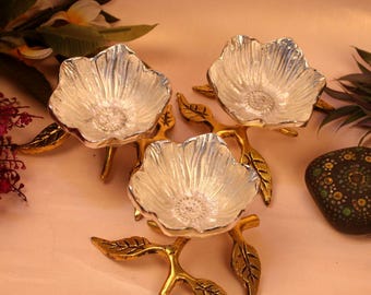 Leaf Inspired Silver Metal Serving Bowl Set of 3 for Festive Home Decor