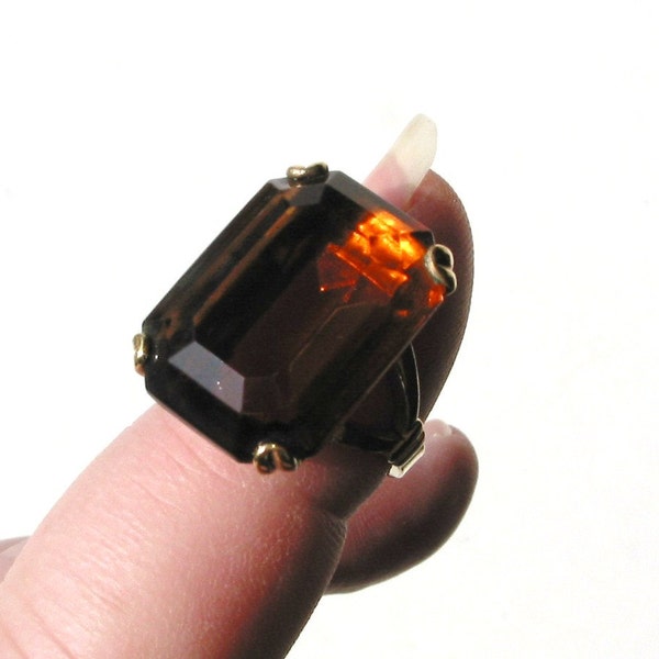 Vintage 1980s, cocktail ring, amber colored stone, Avon. size 6, vintage glam, pinky ring, vestiesteam