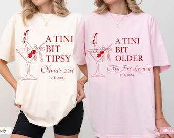 Camiseta de cumpleaños coqueta: Martini y tacones - Camiseta personalizable para el 21.º cumpleaños
