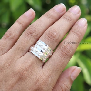 Anillo de plata esterlina hecho a mano, banda minimalista bohemia, anillo con patrón de zigzag texturizado, joyería apilable unisex, regalo, anillo de regalo para mujer