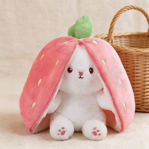 Personalisiertes Osterhasen-Plüschtier | Karotten / Erdbeer-Shell-Kaninchen-Spielzeug, kundenspezifisches Osterkaninchen-Geschenk für Kinder, gefülltes Plüsch-Häschen-Spielzeug.