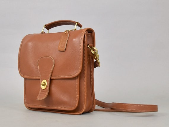 coach station bag