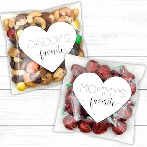 Baby Shower Favors - Mommy and Daddy's Favorites, heart shaped stickers and bags, cute couples shower favor, gift for guests, gift labels