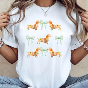 Dachshund mum tee, dachshund lover floral t-shirt, dachshund owner gift, cute sausage dog tee, animal lover gift for her, dog gift for Mum