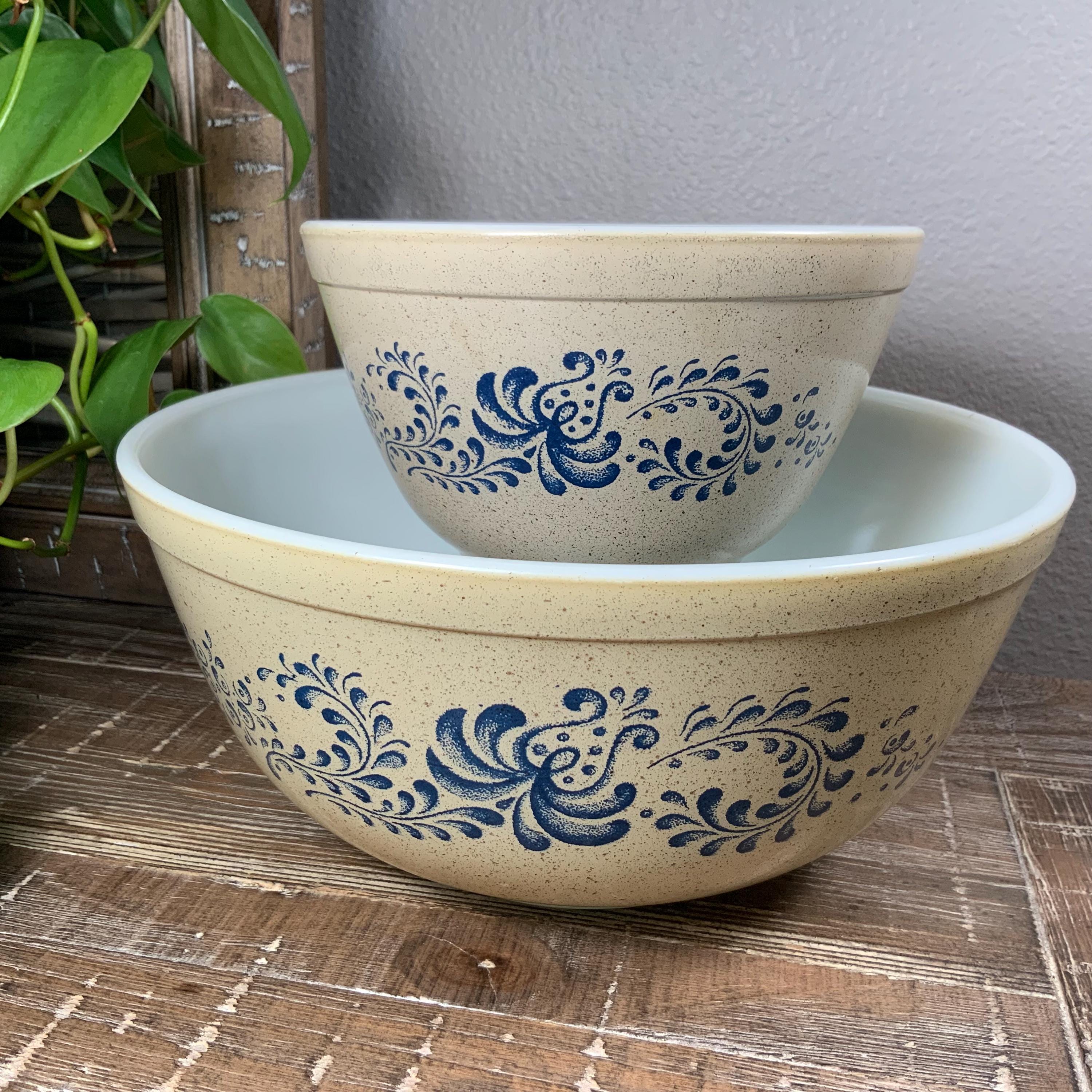 Two (2) Pyrex HOMESTEAD Blue Nesting Mixing Bowls - Pfaltzgraff