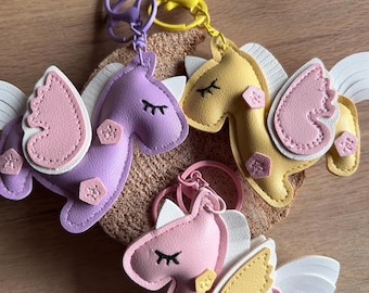 Charming unicorn keychain made of faux leather | Keyring for school bags, backpacks, and bags | Back to school