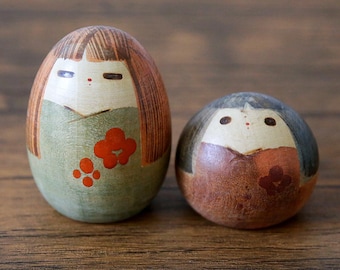 Sanpei Yamanaka Mini Kokeshi (Pair, 7 cm & 4 cm), “Sato no Haru”, Vintage Japanese Wooden Doll