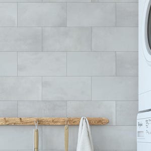 Tapeta z jasnoszarą cegłą do odklejania i przyklejania – fototapeta z betonowymi płytkami – nowoczesny, zdejmowany panel winylowy do kuchni lub łazienki