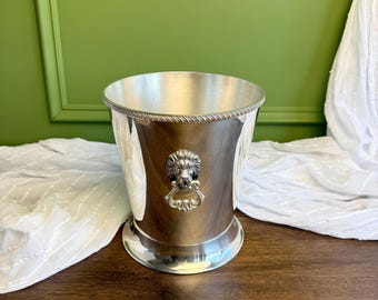 Nevera para vino y champán Hecworth de estilo vintage con asas de león.
