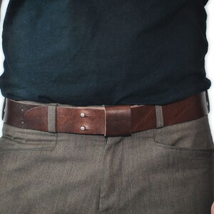 Buckless Handmade Leather Belt for Everyday image 4