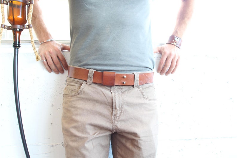 Buckless Handmade Leather Belt for Everyday image 5