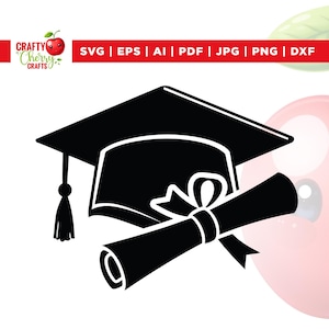 以下が含まれることがあります： 卒業帽子と卒業証書の白黒ベクターグラフィック。画像には「SVG | EPS | AI | PDF | JPG | PNG | DXF」のテキストとCrafty Cherry Craftsのロゴが含まれています。