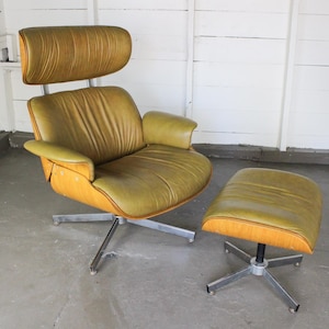 Vintage Eames Style Lounge Chair & Ottoman: Green Leather, Bent Plywood, Mid-Century Modern