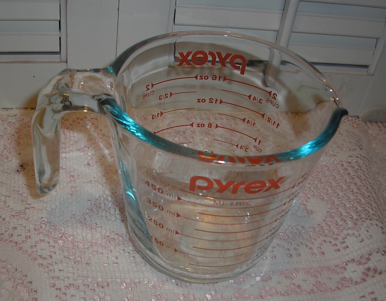 Pyrex 16oz measuring cup