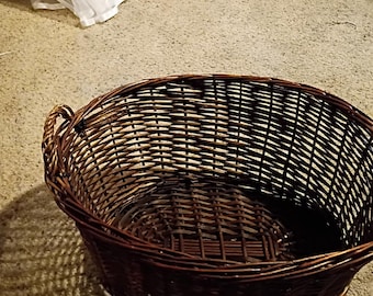 woven wicker clothe basket