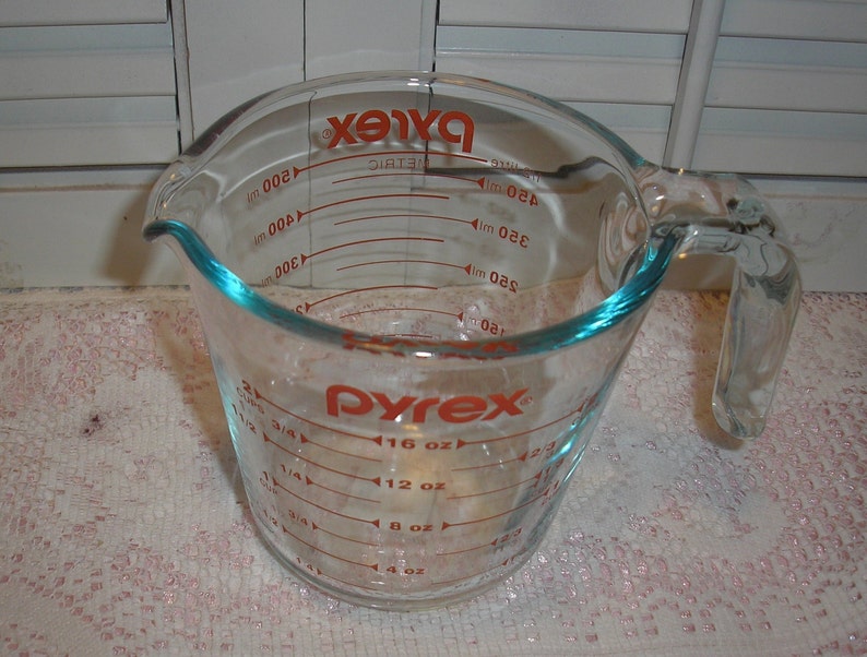 Pyrex 16oz measuring cup