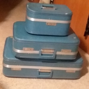 Set of Three Suitcase's Luggage Set Vintage