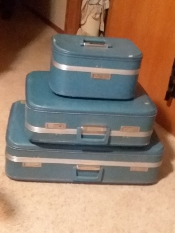 Set of Three Suitcase's Luggage Set Vintage