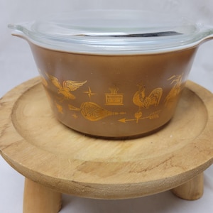 Vintage early American Pyrex casserole dish with lid.