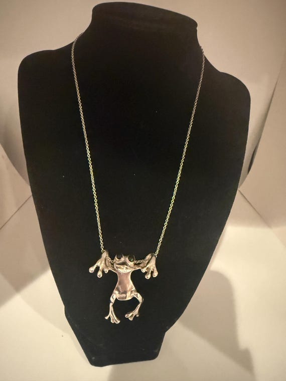 Sweet Solid Sterling Silver Hanging Frog and neck… - image 7