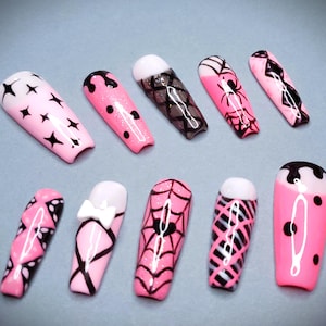 Draculaura-Inspired Press-On Nail Set – Sweet, Spooky & Totally Fang-tastic