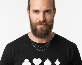 Camiseta con diseño minimalista de palos de naipes