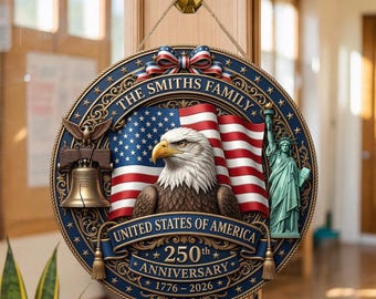 Corona de madera personalizada del 250 aniversario de Estados Unidos, letrero patriótico para puerta 1776-2026, decoración para el hogar, colgador de puerta con nombre familiar del semiquincentenario.