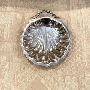 Vintage Silverplate Scallop Shell Dish | Wm A Rogers | Candy Nut Butter Server | Country Table Decor