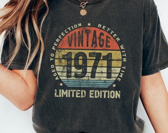 55th Birthday Shirt Women, Vintage 1971 55 shirt men, Retro Sunset Tee, Aged to Perfection Top, Limited Edition Unisex