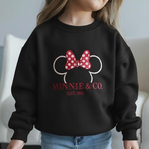 Minnie & Co Est 1928 geborduurd sweatshirt, Minnie Mouse-sweater, familie Disneyland-shirt, Disney Magic Trip-shirt, kindersweater Black