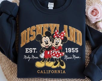 刺繍入りヴィンテージディズニーランド1955年設立スウェットシャツ、ディズニーランドカリフォルニアスウェットシャツ、ミッキーとミニーのスウェットシャツ、ディズニー旅行シャツ