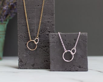 Sterling Silver Interlocking Circle Necklace: Eternity Pendant