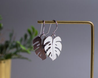 Silver monstera leaf earrings - plants lady gift - floral leaf earrings - summer boho earrings - plant earrings - monstera leaf earrings