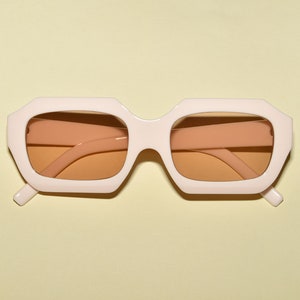 Retro Vintage Style Mod Rectangular Angled Square Sunglasses Ivory/Tan