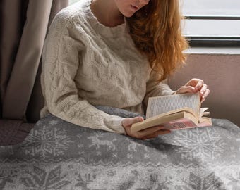 Gray Christmas Fleece Blanket: Vintage Snowflake Reindeer Throw