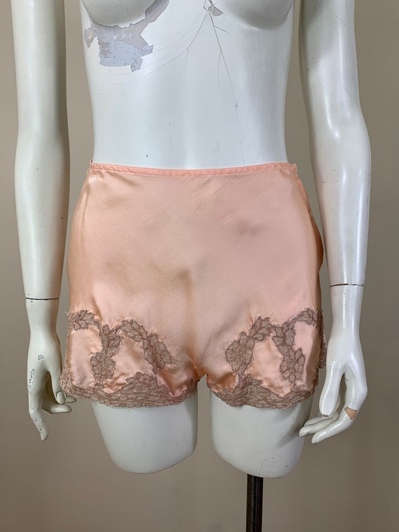1930s Silk and Lace Peach Tap Pants (XS, S)