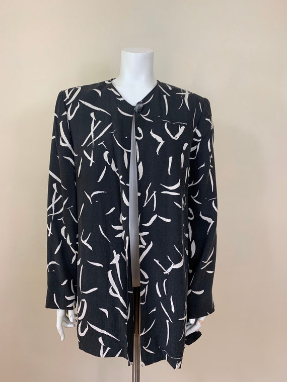 Vintage Collarless Black and White Floral Abstract