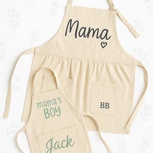 Personalized Mommy and Me Apron Set/ Custom Matching Aprons for Mom and Child/ Mother&#39;s Day Gift/ Kid Baking Apron/ Mama and me Cooking Gift
