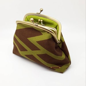 Marrón verde Kisslock Moneda Monedero Cierre Cartera Clutch Regalo para mujeres Marco de metal dorado Bolso pequeño Joanyg Patrón abstracto irlandés Triángulo de lima