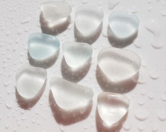 Collection of nine heart/triangle pebls of Seaham Sea Glass - E2966 - from Seaham, UK