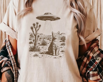 Vintage UFO Cowboy Cat T-Shirt: Funny Retro Space Tee