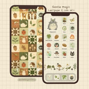 Puede incluir: Un conjunto de fondos de pantalla e iconos digitales titulado Gentle magic que presenta una cuadrícula de ilustraciones que incluyen bellotas, setas, mariquitas, casas y personajes en tonos apagados de verde, marrón y crema.