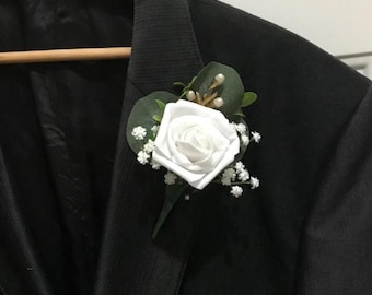 White Rose Boutonniere – Classic Wedding Groom & Groomsmen Lapel Flower, Timeless Elegant Floral Accessory