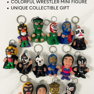 Handmade Mexican Lucha Libre Keychain – Wrestler Mini Figure – Comic Style Souvenir – Unique GiftHandmade