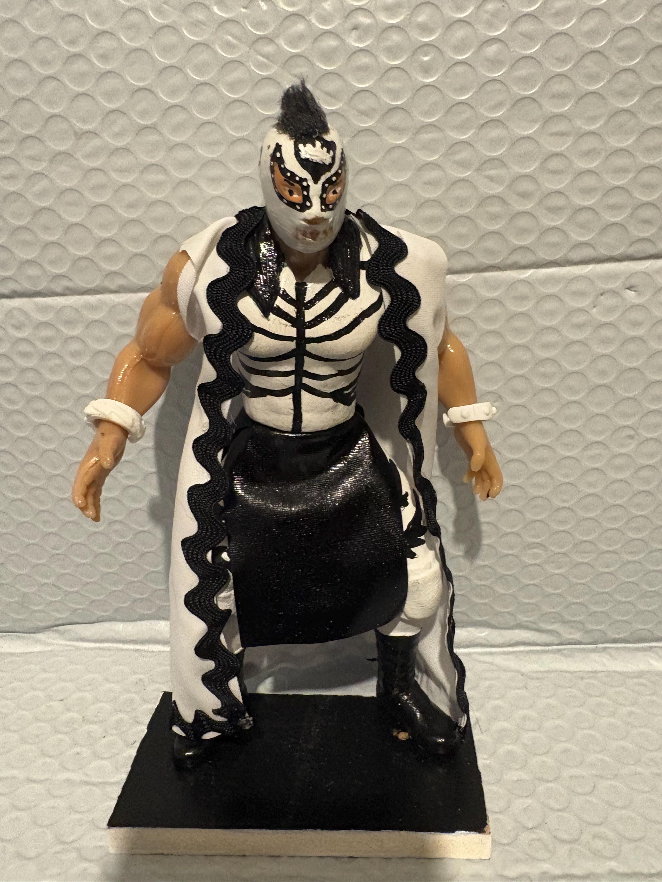 WWE』スパイダーマンMYSTERIO マスク付きフィギュア
