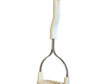 Bonny Potato Masher 10 3/4" Nylon Plastic White Cream USA Vintage