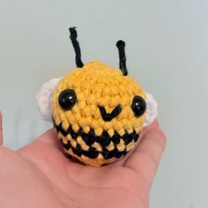 Tiny Crochet Bee Plushie: Kawaii Amigurumi Pocket Companion