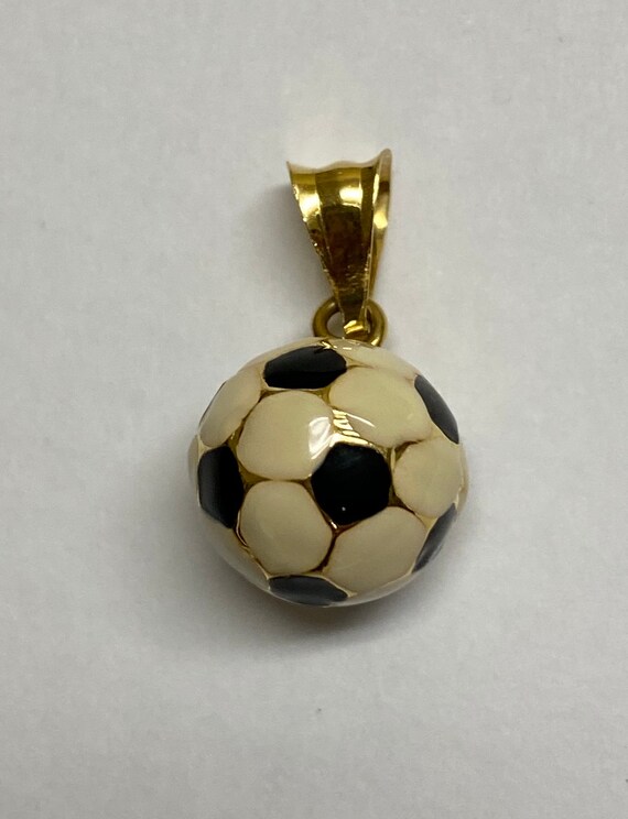 Hey Soccer Moms! Pre Owned 18kt soccer ball pendan