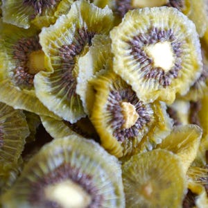 Dehydrated Organic Kiwi Slices &quot;Healthy Fruit Snacks&quot; - No preservatives added!